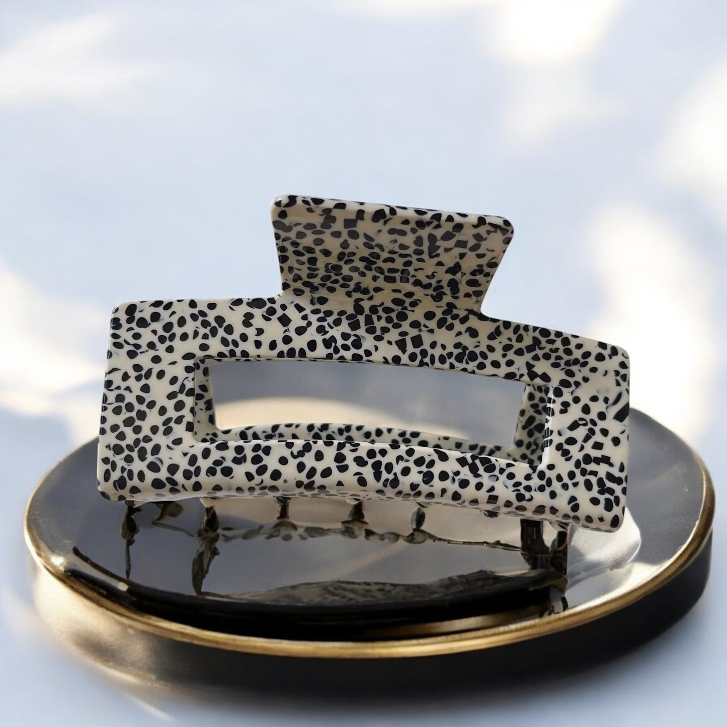 Black and white spotted hair claw clip