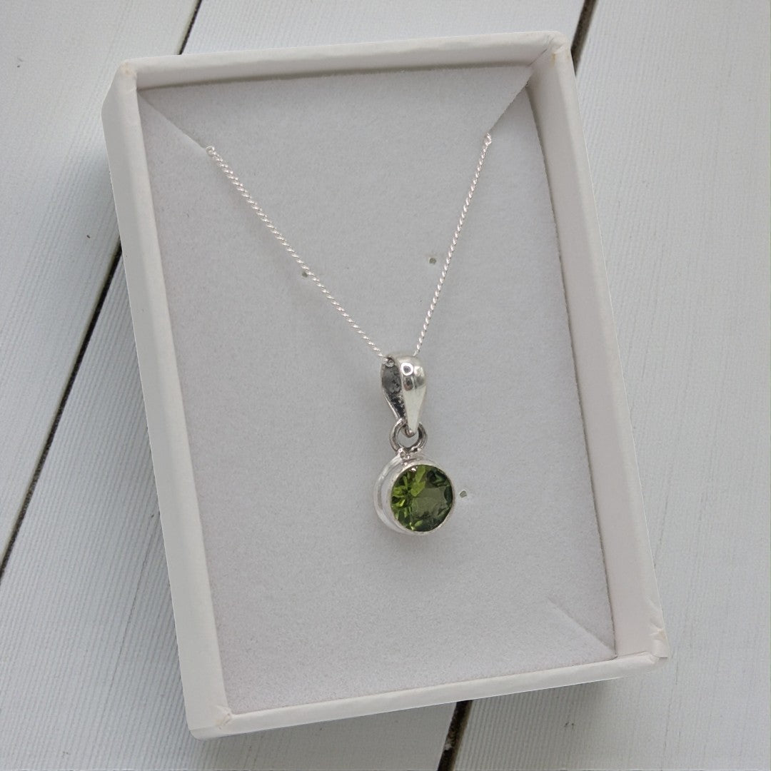 Sterling Silver Emira Peridot Round Stone Necklace