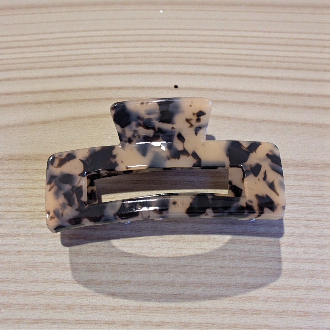 10.5cm black and beige claw clip