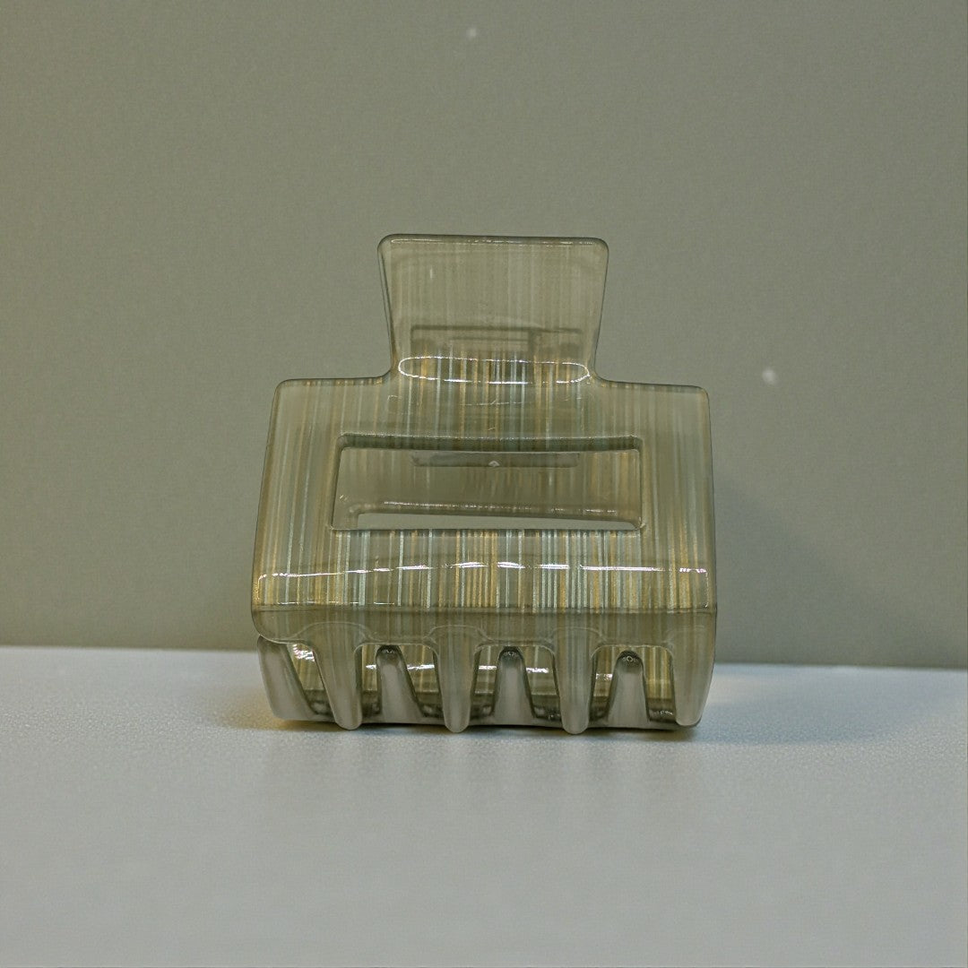 Small hair claw clip in green